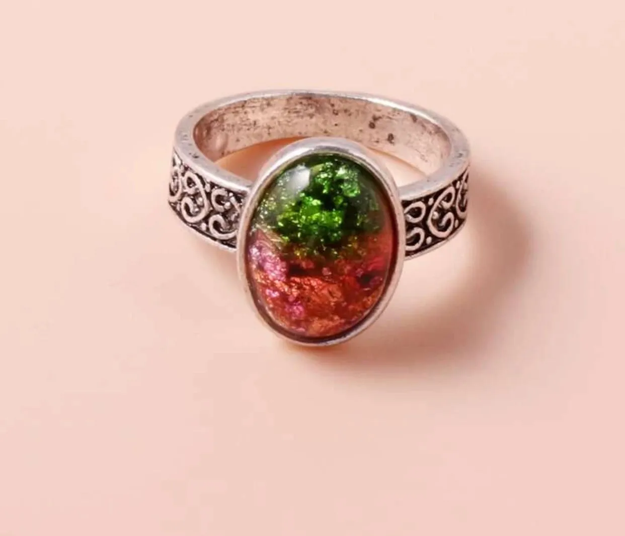 Geometric decor textured metal ring. Size 8.