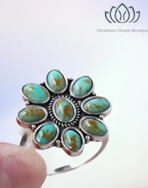 Green turquoise inspired southwestern decor ring. Size 8.