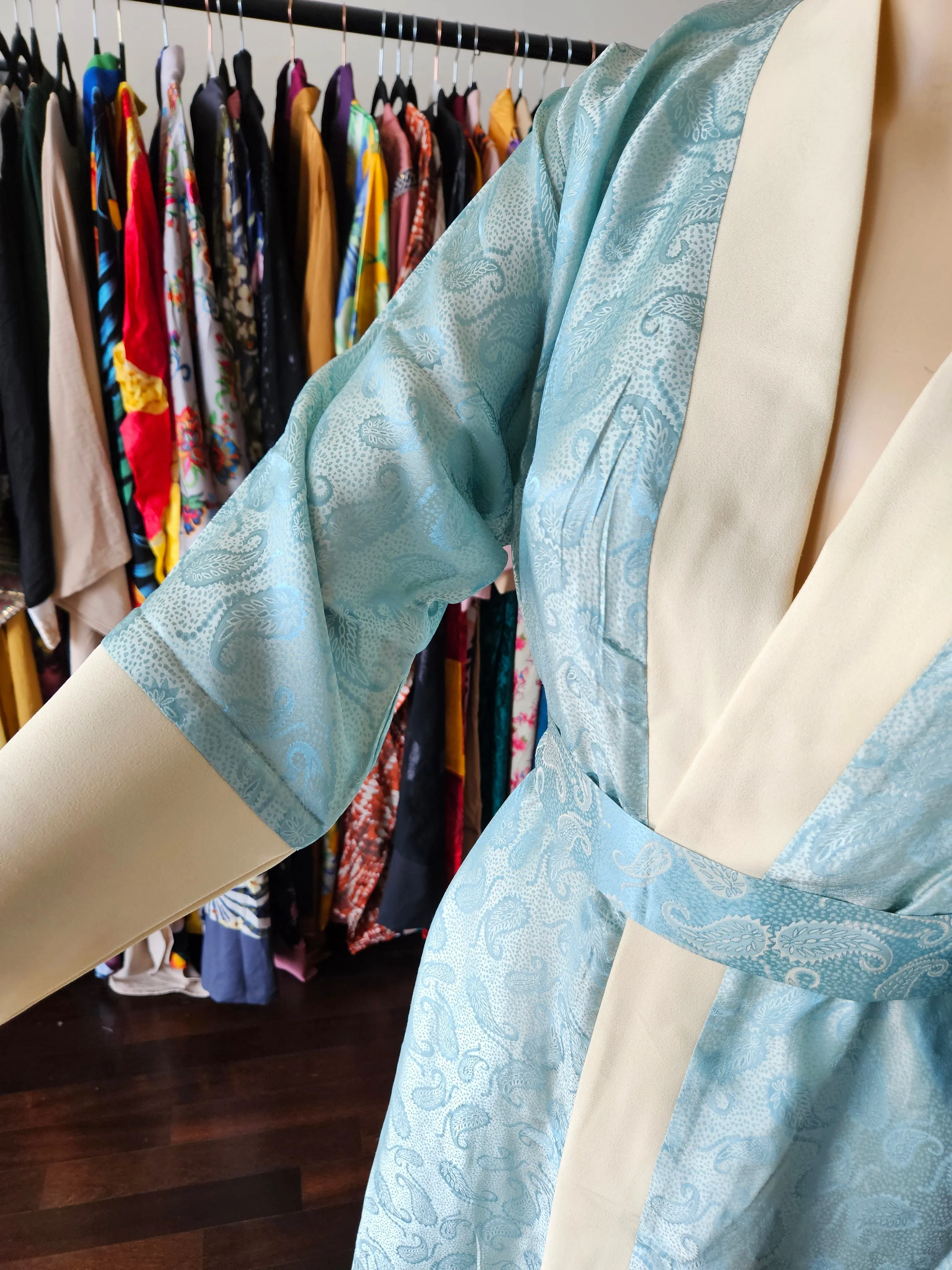 Leslie blue abaya