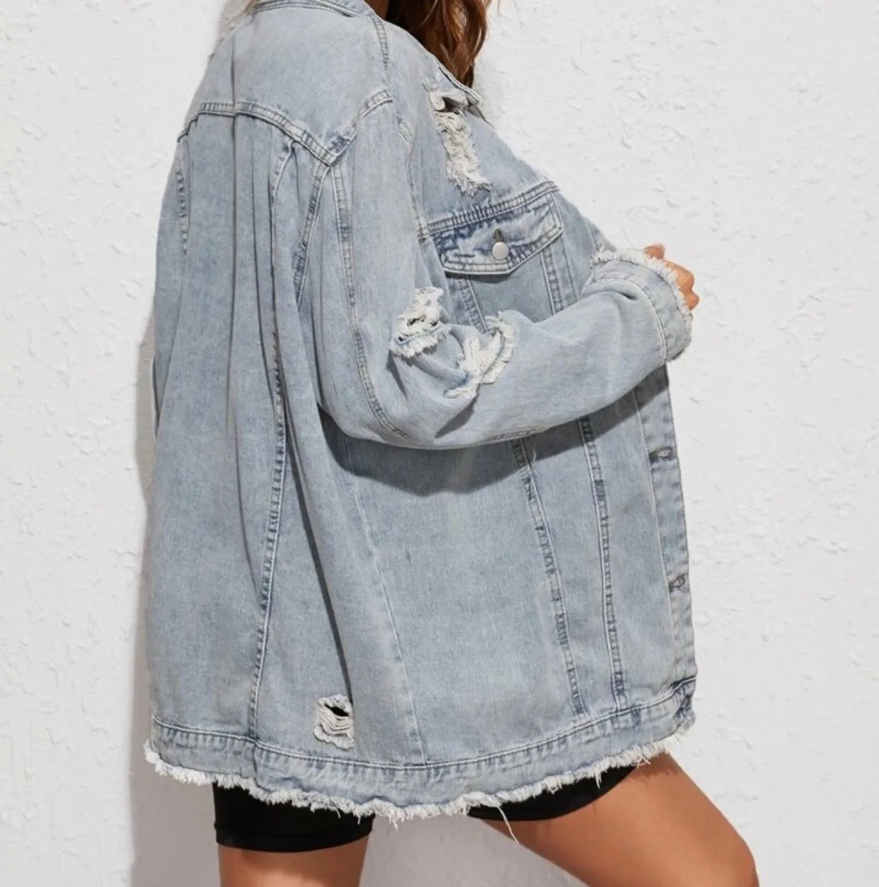 Light wash raw hem ripped longline denim jacket