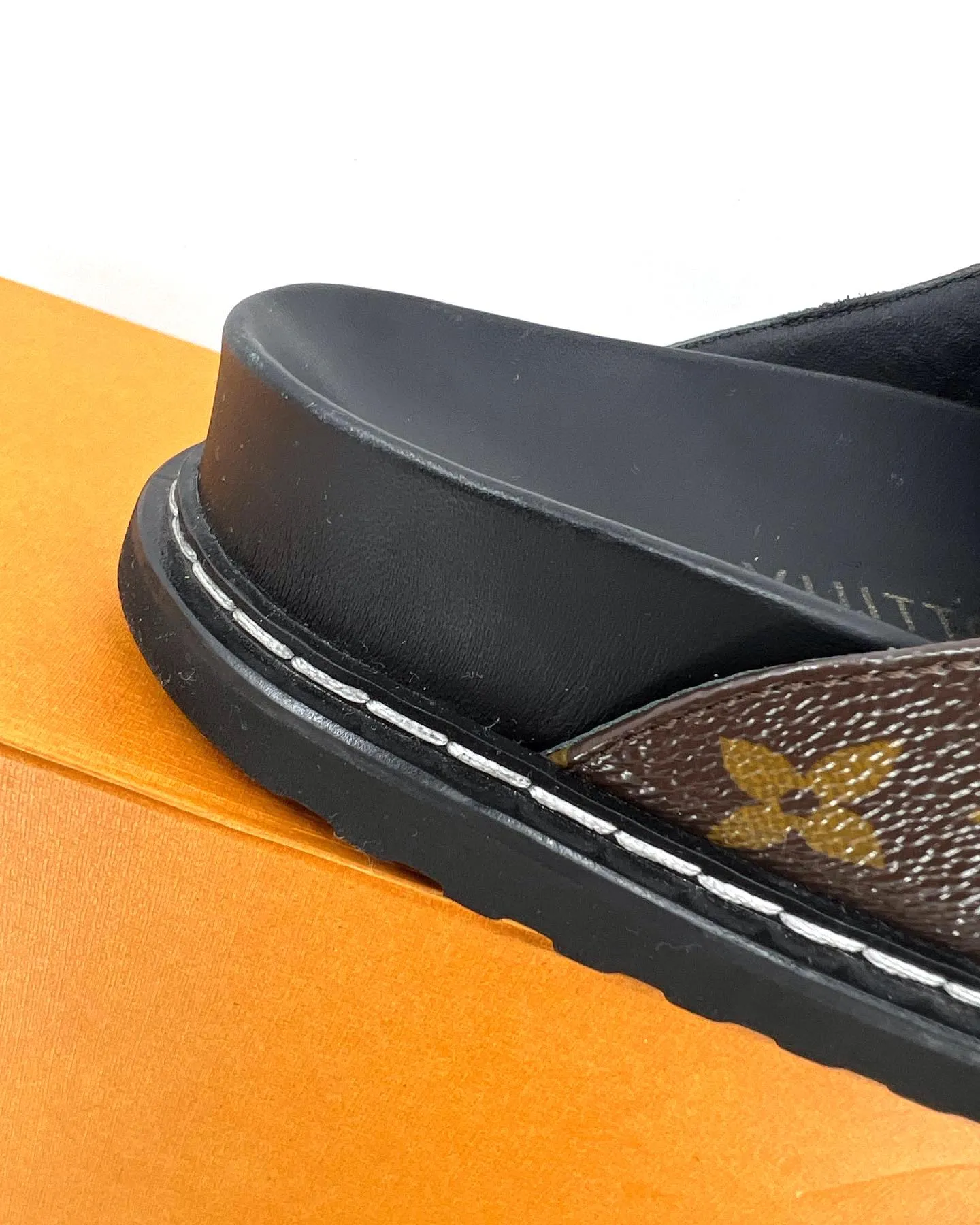 LOUIS VUITTON MONOGRAM COZY COMFY CLOG MULES