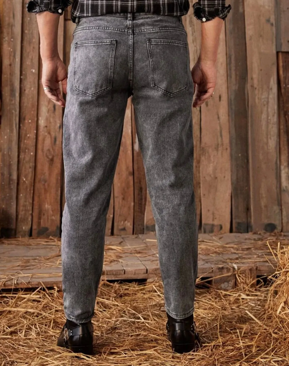 Men’s button fly carrot jeans