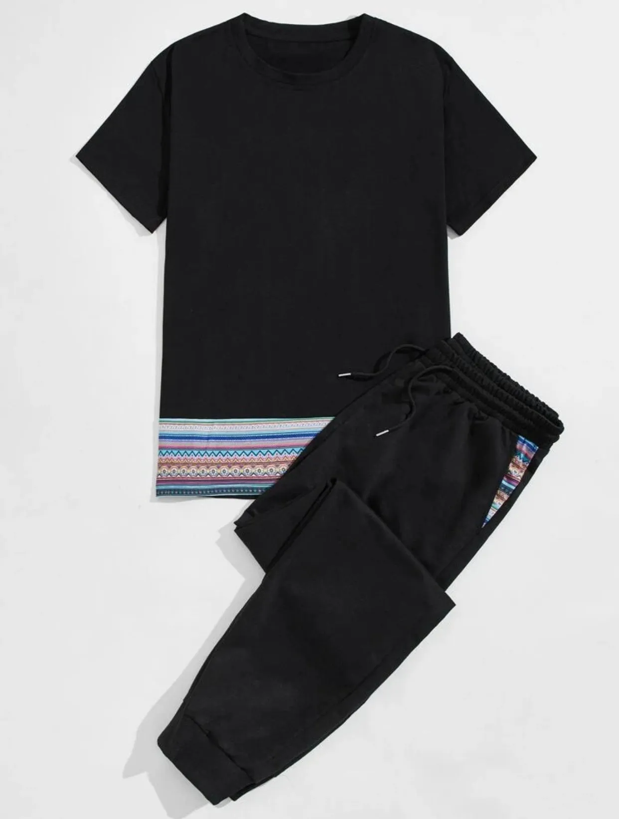 Men’s geo print tee and drawstring sweatpants set
