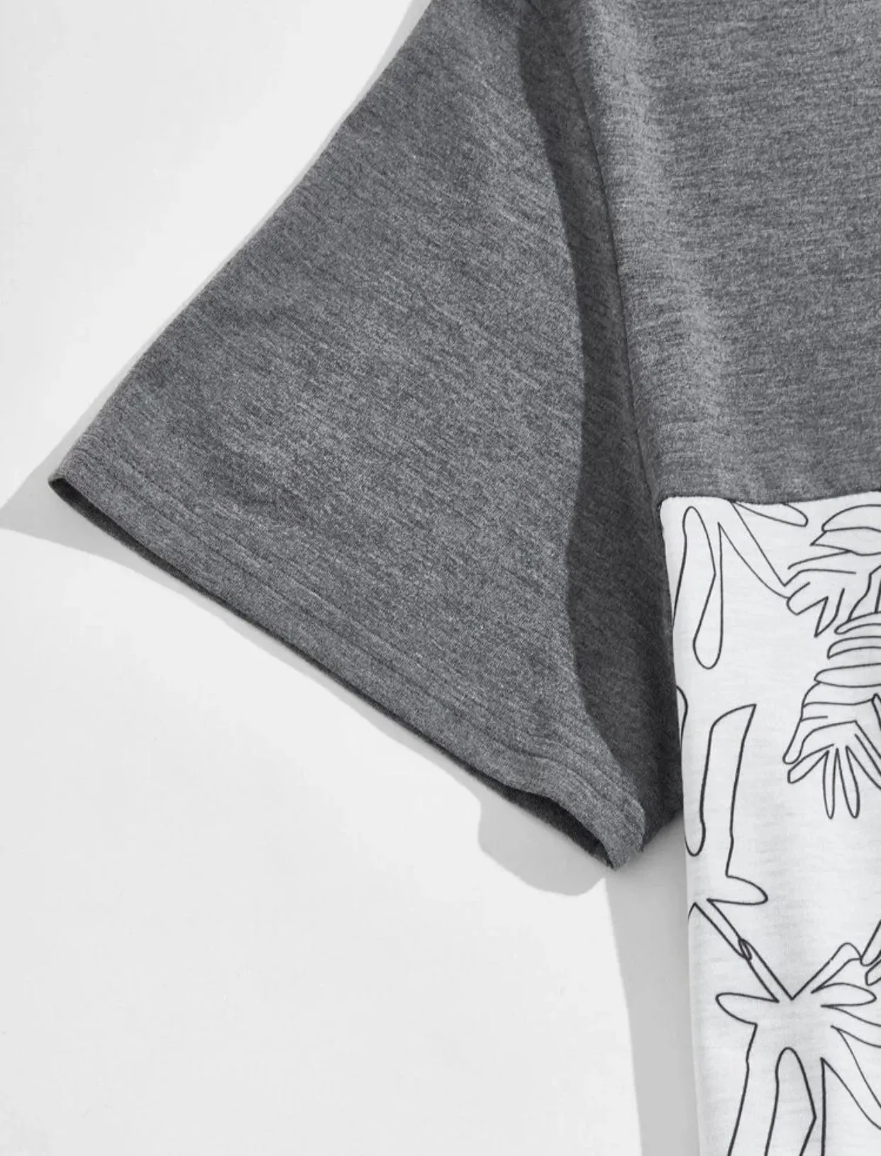 Men’s plant print color block tee with lounge shorts