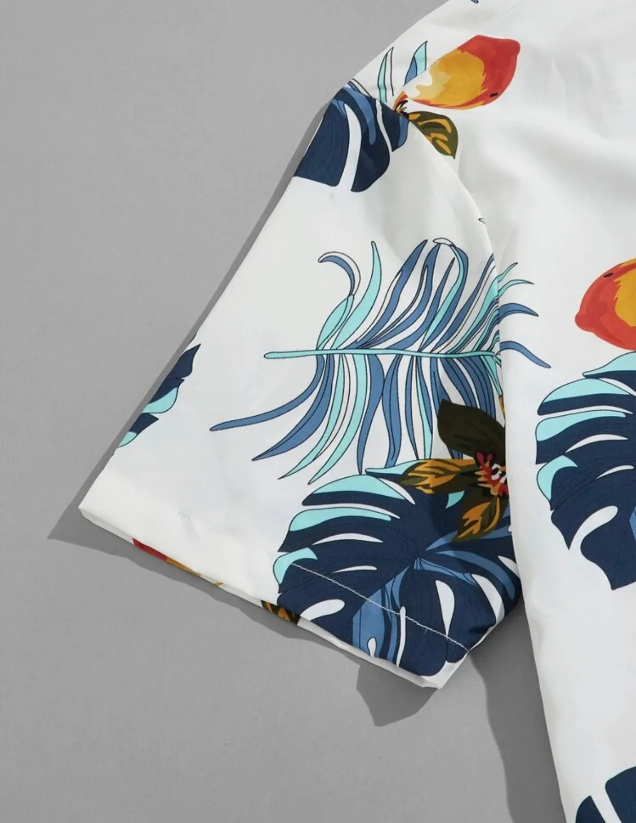 Men’s tropical print shirt and shorts set