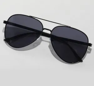 Metal frame tinted lens sunglasses