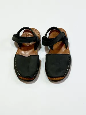 Navy leather slip ons - Size EU27