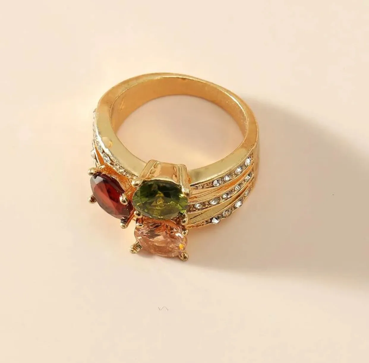 Rhinestone decor ring. Size 8.