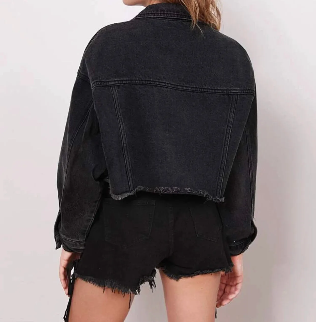 Solid raw hem shoulder denim jacket